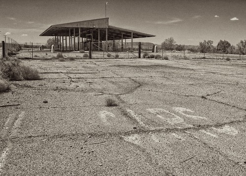 abandoned landscape route66 day time outdoor southerncalifornia mojavedesert motherroad us66 daggett imagetype photospecs inspectionstation
