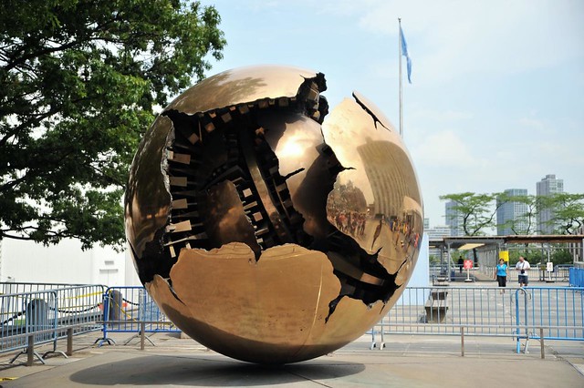 World Statue Outside The United Nations Building Flickr Photo Sharing   4756115617 08a93638b4 Z 