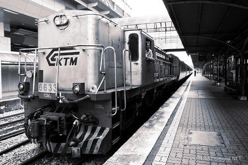 old travel bw station train vintage singapore ride journey malaysia kit d90 tanjongpagar comuter 18105mm krm