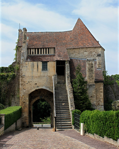 building gate falaise normany portedescordeliers