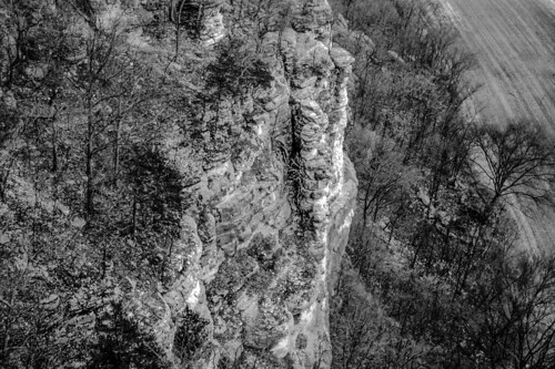 blackandwhite cliff film nature analog landscape geotagged kentucky places cliffs scan 35mmfilm transparency slides palisades highbridge kentuckyriver jessaminecounty davdcornwell