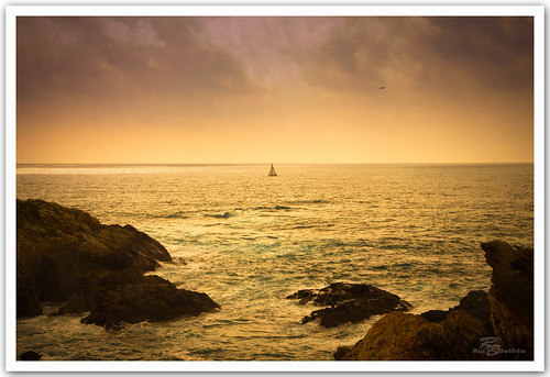 ocean sea beach portugal canon landscape gold boat rocks atlantic sail 2010 portocovo