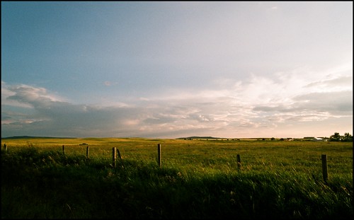 sky canada pentax farmland 35mmfilm alberta icc eveninglight digikam nearingsunset cans2s westofnanton somewhatnorth mdofwillowcreek