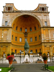 El Patio de la Piña - El Vaticano