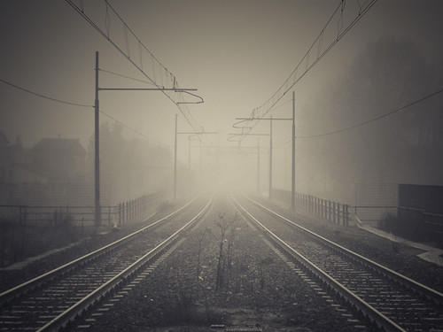mist station fog haze track rail railway line prato dubliner portaalserraglio