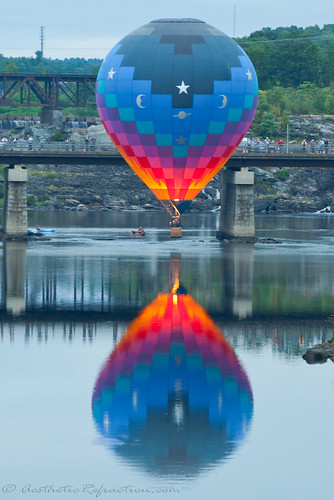reflection colors glow pentax balloon maine lewiston greatfallsballoonfestival aestheticrefractioncom