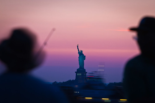 nyc newyorkcity sunset ny newyork brooklyn fishing flickr sunsets statueofliberty redhook nycity 718 louisvalentinojrpark