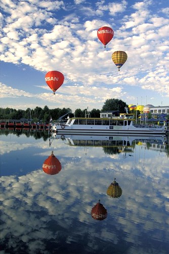 heisluftballon reflexions saarland ballonfahrt montgolfière bosen bostalsee