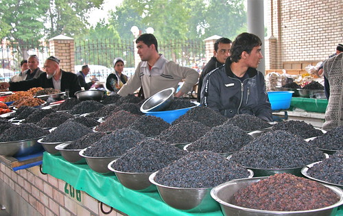 travel market silkroad bazaar uzbekistan centralasia raisin biodiversity margilan