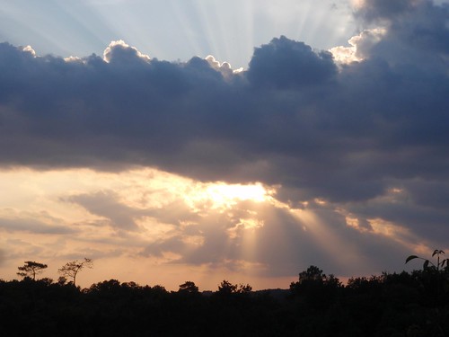 blue sunset sky tree rays lafrance monpazier ivegotsunshineonaclowdyday mygirltemptations