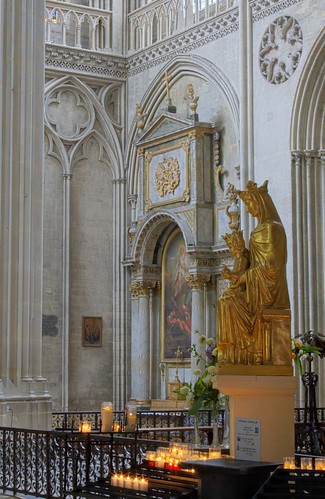 france church statue architecture candles interior gothic medieval normandy middleages hdr bayeux virginandchild transept bayeuxcathedral northtransept