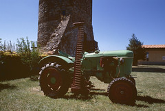 Tracteur Vendeuvre (France) - Photo of Soulages