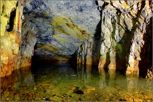 cold wet water southwales wales underground mine wideangle august dirty torch canon5d muddy gitzo damp 2010 pontneddfechan striplight 1740mml neathvalley dinassilicamine opobs michaeljstokesawpf ledlanterns