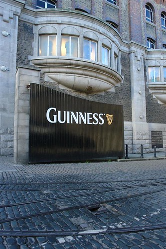 Calle St. James, donde se encuentra la Guinness Storehouse