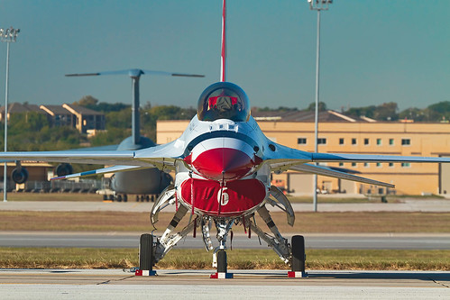6 sanantonio canon texas tx airshow f16 7d falcon thunderbirds airforce usaf thunderbird 2010 afb lackland airfest
