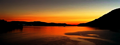 sunset red sky orange canada reflection yellow ferry vancouver island fire bay warm kodak spirit columbia tsawwassen british bcferries easyshare swartz v1073