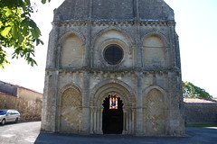 Eglise de Genouillé