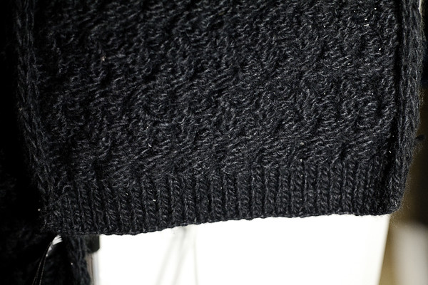 $20 - NEW - H&M thick black scarf
