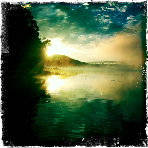 mist lake ontario canada sunrise cottage haliburton cranberrylake iphone thekawarthas johnslens hipstamatic kodotverichromefilm