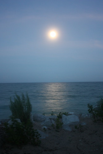 summer lakemichigan backpacking moonrise southmanitouisland hotsummernight cedarkayak