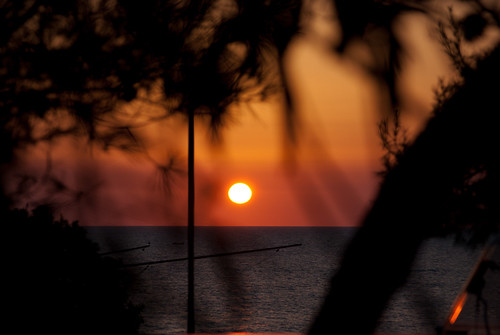 sea italy sun black nature silhouette backlight contrast sunrise dawn fishing nikon italia mare natural alba ombra natura sole pesca puglia organge vieste arancione contrasto gargano trabucco trabocco