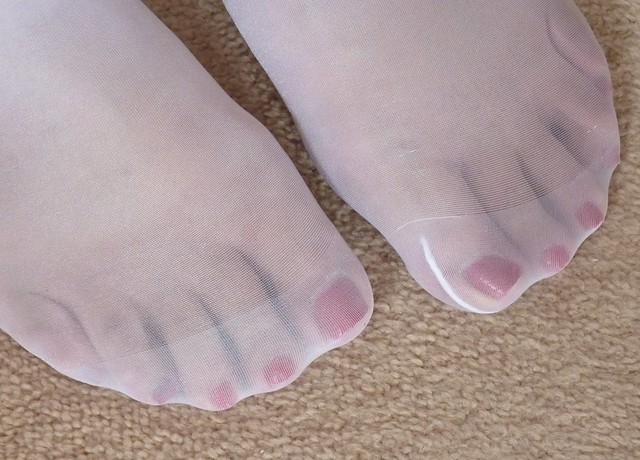 White Pantyhose Feet Toes 43
