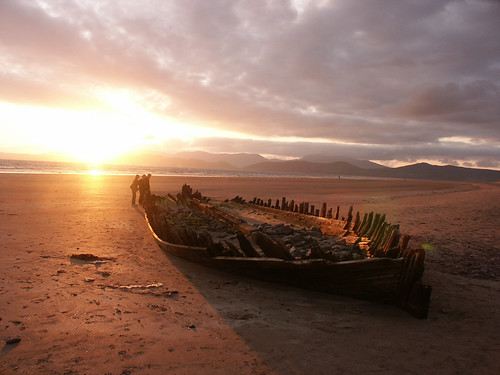 ireland sunset beach boat kerry rossbeigh