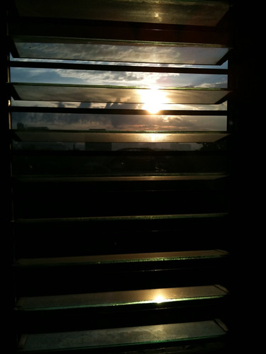 morning sun window sunrise early philippines pk 3gs iphone pcc fpc imag cebusugbo doctian garbongbisaya