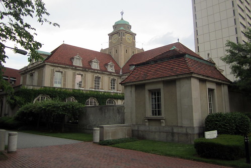 Cambridge - Harvard Square: Harvard University - Adolphus Busch Hall