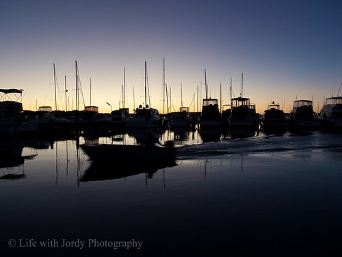 toronto water sunrise boats wake australia newsouthwales jordy lakemacquarie tinny panasonicdmcfz30 petejordan lifewithjordy elementsorganizer australiansuburbs