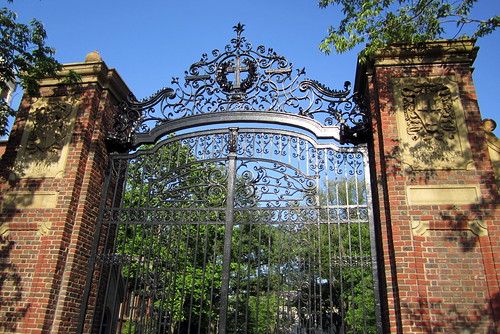 Cambridge - Harvard Square: Harvard University - Johnston Gate ...