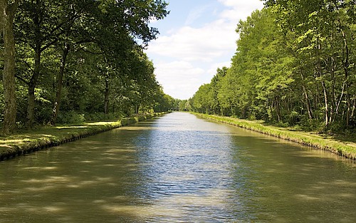 france french canal canals locks barge barging drumsara lateralloire