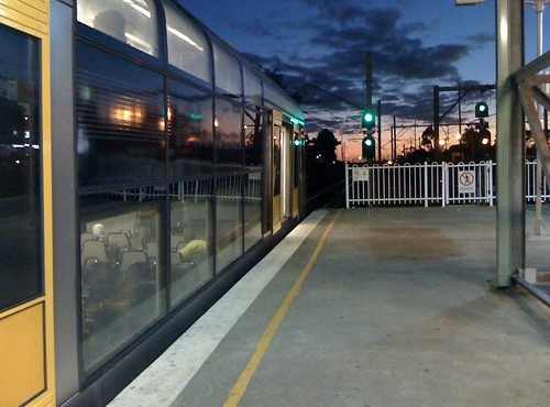 morning train sunrise platform cityrail tangara glenfield tset