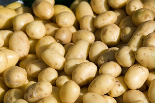 potatoes at the Oerlikon market