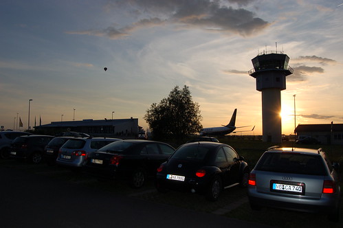 sunset sky cars airport flight terminal landing hotairballoon ryanair fedex controltower md11 eastgermany altenburg andrewsfield b737800