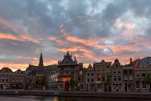 haarlem summer sunset sky dewaag grotekerk stbavo spaarne architecture netherlands nederland holland dutch cityscape citylandscape city zonsondergang