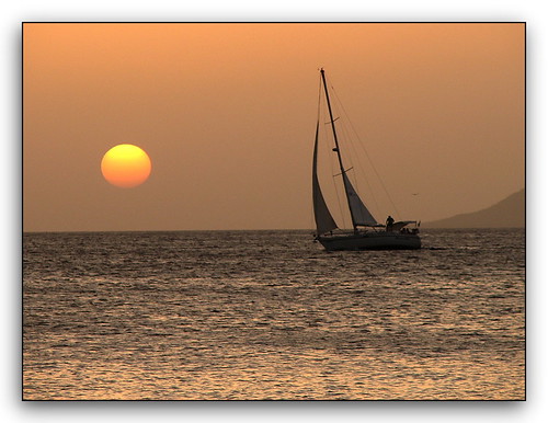 sunset sailboat sailing bonaire