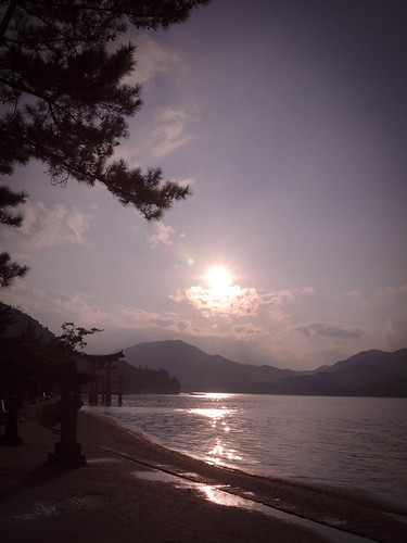 sunset sea sky lumix twilight shrine panasonic miyajima itsukushimashrine aki 神社 夕日 厳島神社 広島 宮島 安芸の宮島 hirohsima dmcgf1
