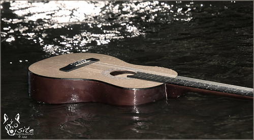 river print photoshoot guitar wetguitar ericosmann