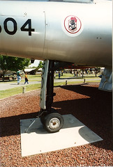 CF-100 nose gear