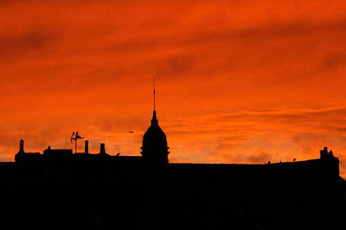 sunset red sky france rouge roofs laval coucherdesoleil mayenne
