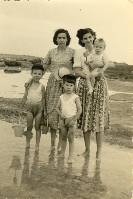 Emigrantes em França de Férias no Algarve-1961 | Flickr - Photo Sharing!