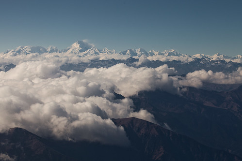 travel mountain mountains travelling clouds iso100 bhutan everest himalayas mountainflight mountainrange ∞ 0ev ef100mmf28lmacroisusm ¹⁄₆₄₀secatf80
