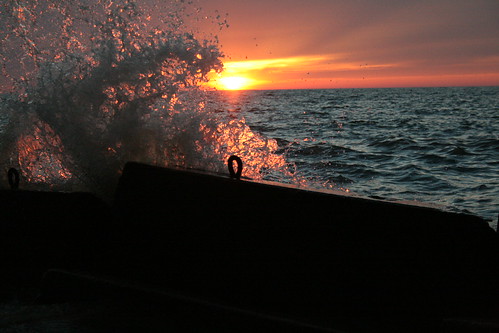 friends sunset waves lakeerie sundown dusk bbq barbecue euclid 2010 setsunasbbq