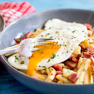  photo brunch-pasta-with-bacon-egg.jpg