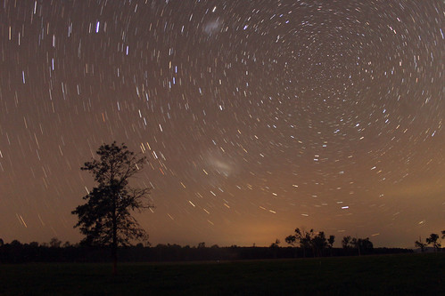 tree field grass night dark circle stars view farm brisbane lone crops plains wilsons ipswich startrails boonah warril