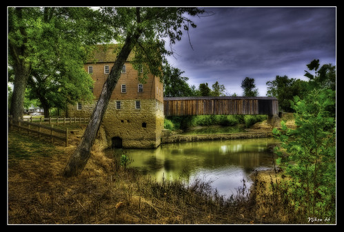 bridge mill nikon missouri coveredbridge orton d300 bollingermill bollingermillstatehistoricsite 1424mmf28nikkor ©copyright burfordvillecoveredbridge