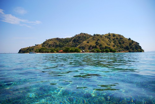 sea water indonesia island paradise tropical crystalline nusatenggara kanawa kanawaisland