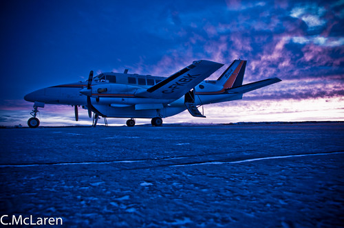 sunset airplane flying aircraft aviation arctic northwestterritories beechcraft 2009 thenorth inuvik beech99 nikond90 kennborekair november2009