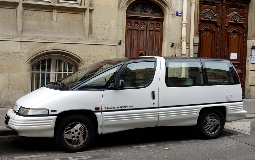 pontiac minivans